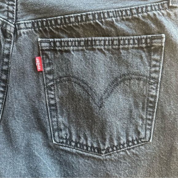 Levi 501 Jean Cut Off Shorts Raw Hem Button Fly Black Denim Size 30 Women’s - Picture 11 of 12